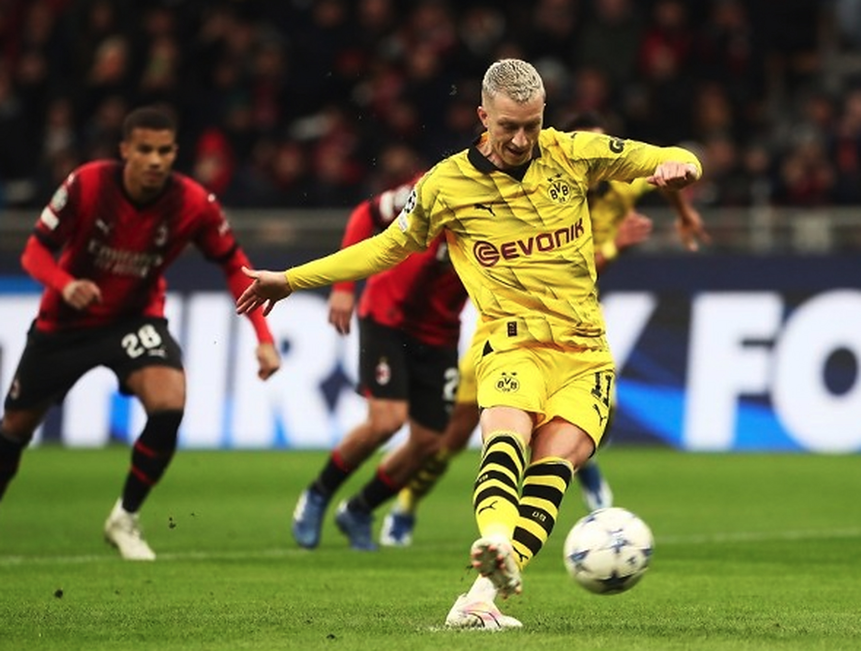 乐鱼vip注册-AC米兰发布备战花絮,赛前单刀错失,欧联任务艰巨,球探报告显示潜力-乐鱼vip注册